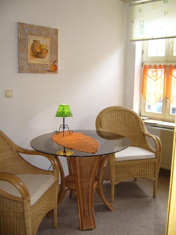 Ferienwohnungen im Fachwerkhaus Quedlinburg Zimmer foto